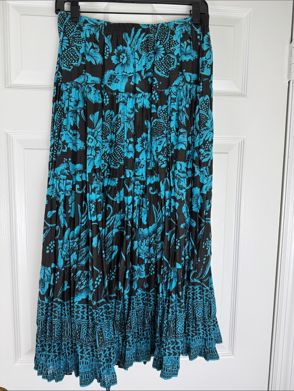 NWT Serengeti Floral Black and Turquoise Tiered Broomstick Maxi Skirt Medium